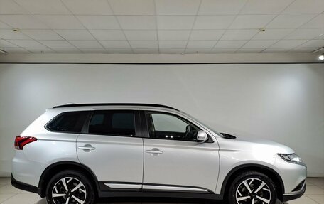 Mitsubishi Outlander III рестайлинг 3, 2022 год, 2 249 000 рублей, 8 фотография