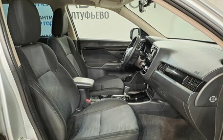 Mitsubishi Outlander III рестайлинг 3, 2022 год, 2 249 000 рублей, 16 фотография