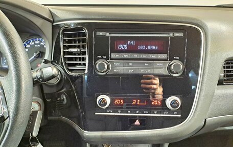 Mitsubishi Outlander III рестайлинг 3, 2022 год, 2 249 000 рублей, 21 фотография