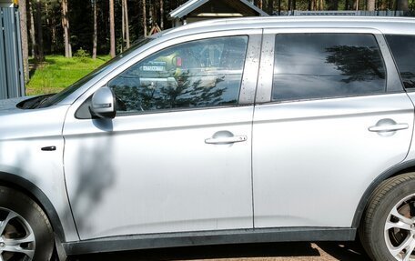 Mitsubishi Outlander III рестайлинг 3, 2014 год, 1 400 000 рублей, 3 фотография