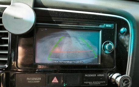 Mitsubishi Outlander III рестайлинг 3, 2014 год, 1 400 000 рублей, 14 фотография