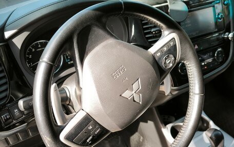 Mitsubishi Outlander III рестайлинг 3, 2014 год, 1 400 000 рублей, 16 фотография