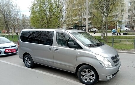 Hyundai Grand Starex Grand Starex I рестайлинг 2, 2012 год, 2 100 000 рублей, 2 фотография