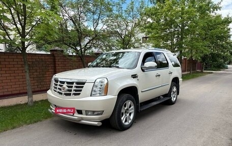 Cadillac Escalade III, 2011 год, 2 200 000 рублей, 2 фотография
