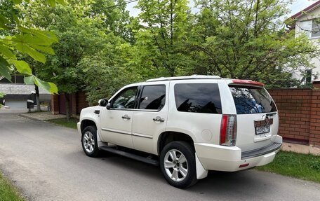 Cadillac Escalade III, 2011 год, 2 200 000 рублей, 9 фотография