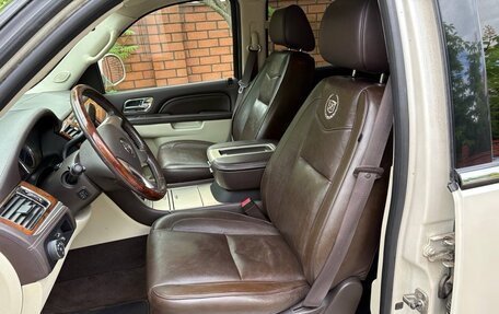 Cadillac Escalade III, 2011 год, 2 200 000 рублей, 12 фотография