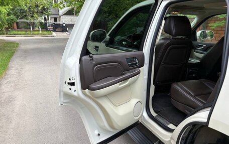 Cadillac Escalade III, 2011 год, 2 200 000 рублей, 18 фотография