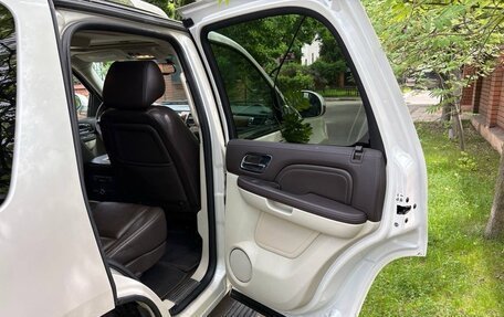 Cadillac Escalade III, 2011 год, 2 200 000 рублей, 19 фотография