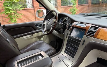 Cadillac Escalade III, 2011 год, 2 200 000 рублей, 23 фотография