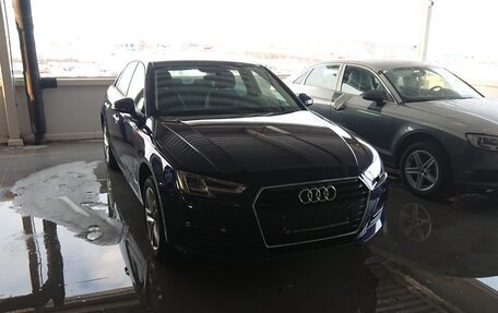 Audi A4, 2018 год, 2 500 000 рублей, 4 фотография