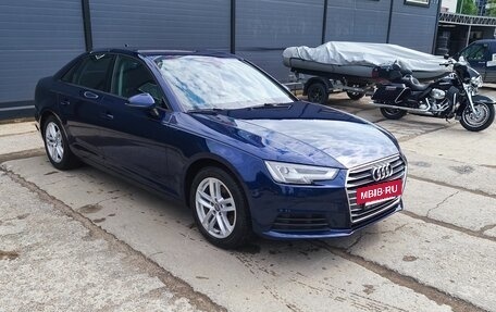 Audi A4, 2018 год, 2 500 000 рублей, 28 фотография
