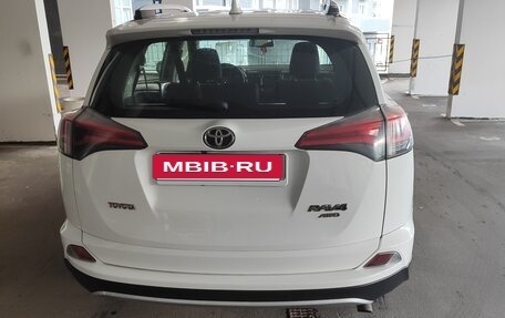 Toyota RAV4, 2016 год, 1 970 000 рублей, 6 фотография