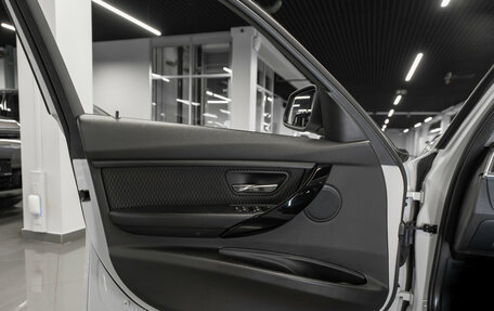 BMW 3 серия, 2016 год, 1 940 000 рублей, 19 фотография