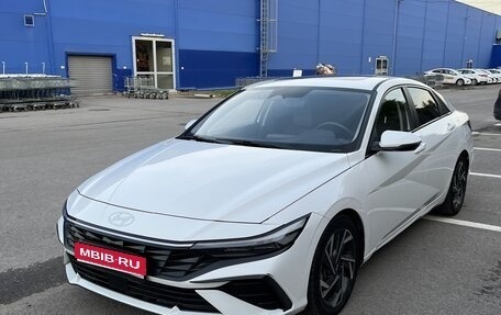 Hyundai Elantra, 2023 год, 1 670 000 рублей, 1 фотография