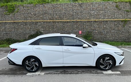 Hyundai Elantra, 2023 год, 1 670 000 рублей, 4 фотография