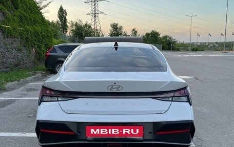Hyundai Elantra, 2023 год, 1 670 000 рублей, 6 фотография
