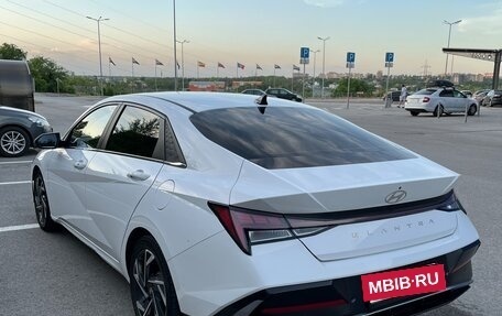 Hyundai Elantra, 2023 год, 1 670 000 рублей, 7 фотография