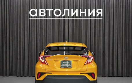 Toyota C-HR I рестайлинг, 2017 год, 2 100 000 рублей, 8 фотография