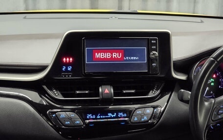Toyota C-HR I рестайлинг, 2017 год, 2 100 000 рублей, 13 фотография