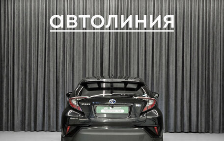 Toyota C-HR I рестайлинг, 2018 год, 1 999 000 рублей, 8 фотография