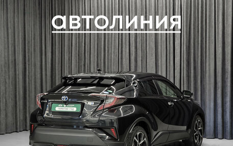Toyota C-HR I рестайлинг, 2018 год, 1 999 000 рублей, 9 фотография