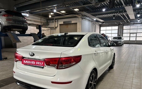 KIA Rio III рестайлинг, 2017 год, 949 000 рублей, 5 фотография