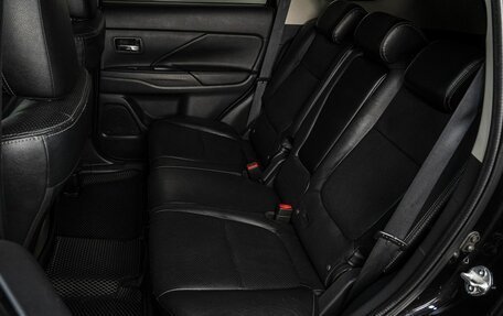 Mitsubishi Outlander III рестайлинг 3, 2015 год, 1 850 000 рублей, 15 фотография