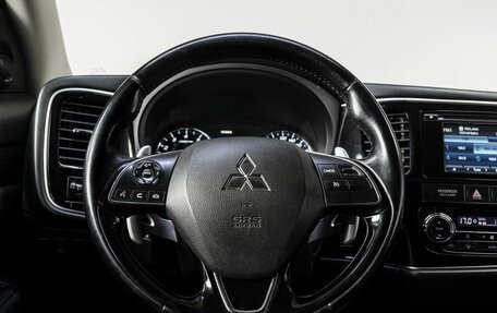 Mitsubishi Outlander III рестайлинг 3, 2015 год, 1 850 000 рублей, 19 фотография
