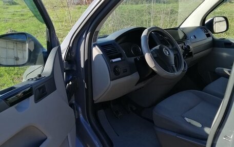 Volkswagen Caravelle T5, 2013 год, 1 500 000 рублей, 10 фотография