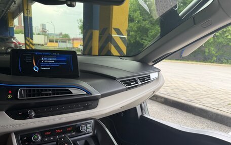 BMW i8 I рестайлинг, 2015 год, 6 700 000 рублей, 30 фотография
