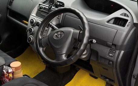 Toyota Ractis I, 2005 год, 400 000 рублей, 8 фотография