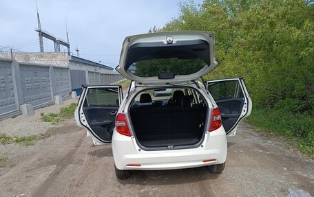 Honda Fit III, 2011 год, 900 000 рублей, 6 фотография