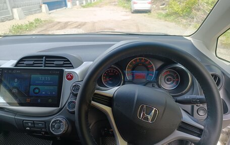 Honda Fit III, 2011 год, 900 000 рублей, 11 фотография
