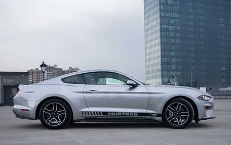 Ford Mustang VI рестайлинг, 2020 год, 2 700 000 рублей, 14 фотография