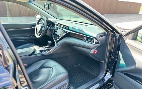 Toyota Camry, 2019 год, 2 500 000 рублей, 9 фотография