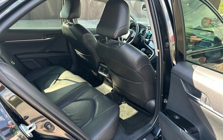Toyota Camry, 2019 год, 2 500 000 рублей, 10 фотография