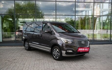 Hyundai Grand Starex Grand Starex I рестайлинг 2, 2020 год, 4 000 000 рублей, 5 фотография