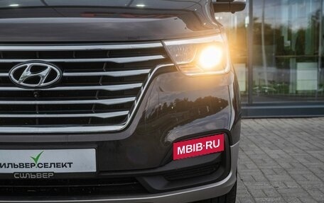 Hyundai Grand Starex Grand Starex I рестайлинг 2, 2020 год, 4 000 000 рублей, 10 фотография