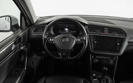 Volkswagen Tiguan II, 2018 год, 2 189 000 рублей, 11 фотография
