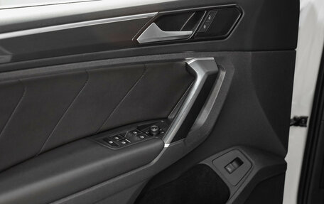 Volkswagen Tiguan II, 2018 год, 2 189 000 рублей, 21 фотография