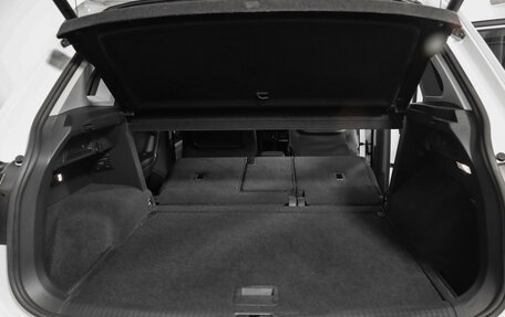 Volkswagen Tiguan II, 2018 год, 2 189 000 рублей, 33 фотография