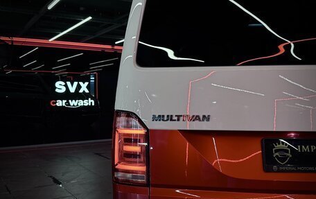 Volkswagen Multivan T6 рестайлинг, 2019 год, 4 600 000 рублей, 7 фотография