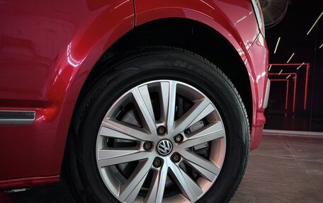 Volkswagen Multivan T6 рестайлинг, 2019 год, 4 600 000 рублей, 10 фотография