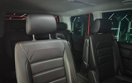 Volkswagen Multivan T6 рестайлинг, 2019 год, 4 600 000 рублей, 30 фотография