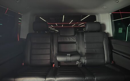 Volkswagen Multivan T6 рестайлинг, 2019 год, 4 600 000 рублей, 32 фотография