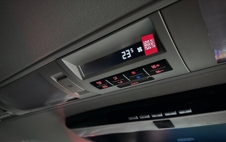 Volkswagen Multivan T6 рестайлинг, 2019 год, 4 600 000 рублей, 39 фотография