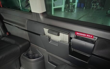 Volkswagen Multivan T6 рестайлинг, 2019 год, 4 600 000 рублей, 35 фотография