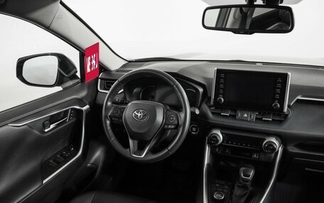 Toyota RAV4, 2021 год, 3 649 000 рублей, 9 фотография