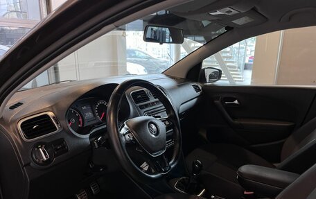 Volkswagen Polo VI (EU Market), 2016 год, 1 000 000 рублей, 22 фотография