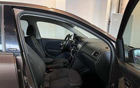 Volkswagen Polo VI (EU Market), 2016 год, 1 000 000 рублей, 28 фотография